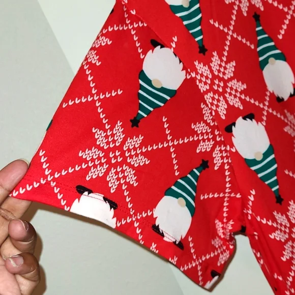 NWT Christmas Gnomes Comfy with Pockets Graphic Print Soft Sleepshirt  Size 3X - Picture 8 of 11